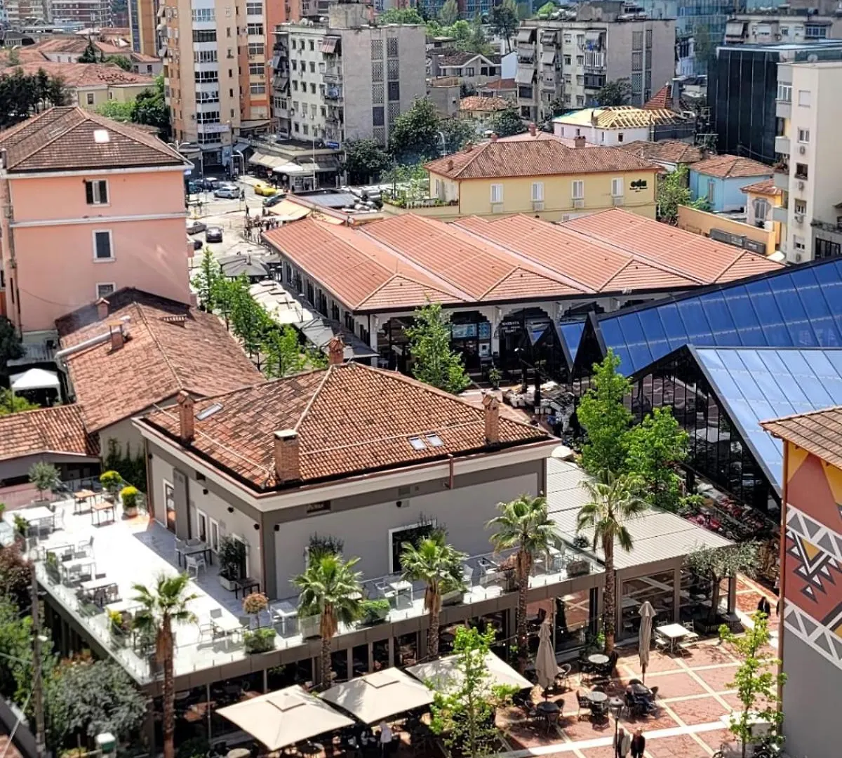 Bazar 4 Mini Apartament Tirana